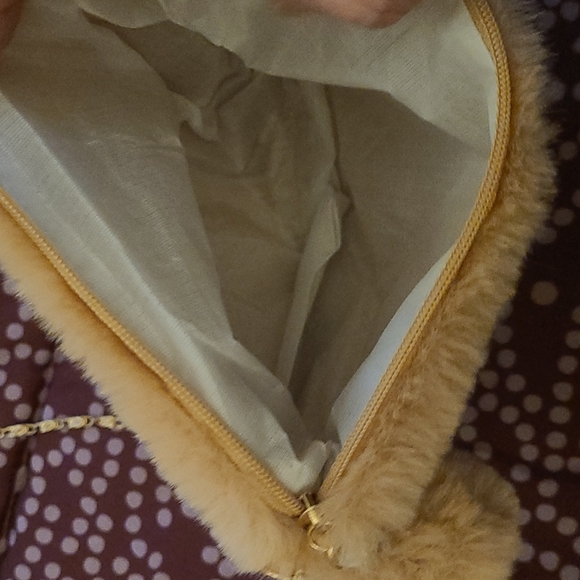 Faux Fur small shoulder bag or makeup bag. - Picture 2 of 2